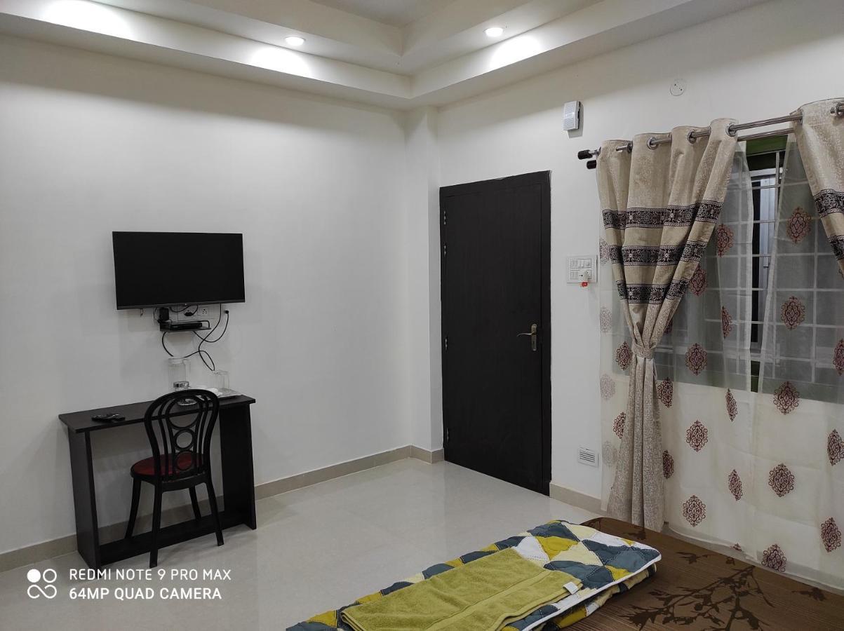 Alpanest Apartment Гувахати Екстериор снимка