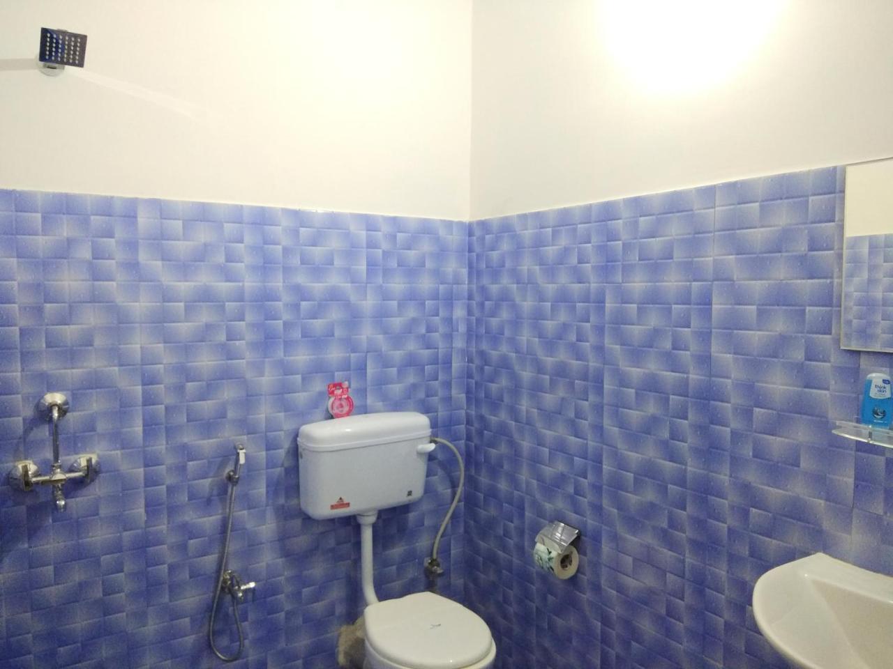 Alpanest Apartment Гувахати Екстериор снимка