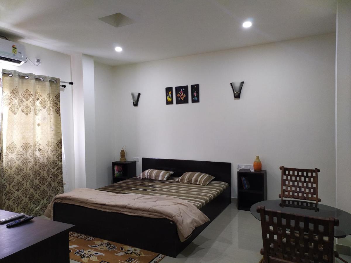 Alpanest Apartment Гувахати Екстериор снимка