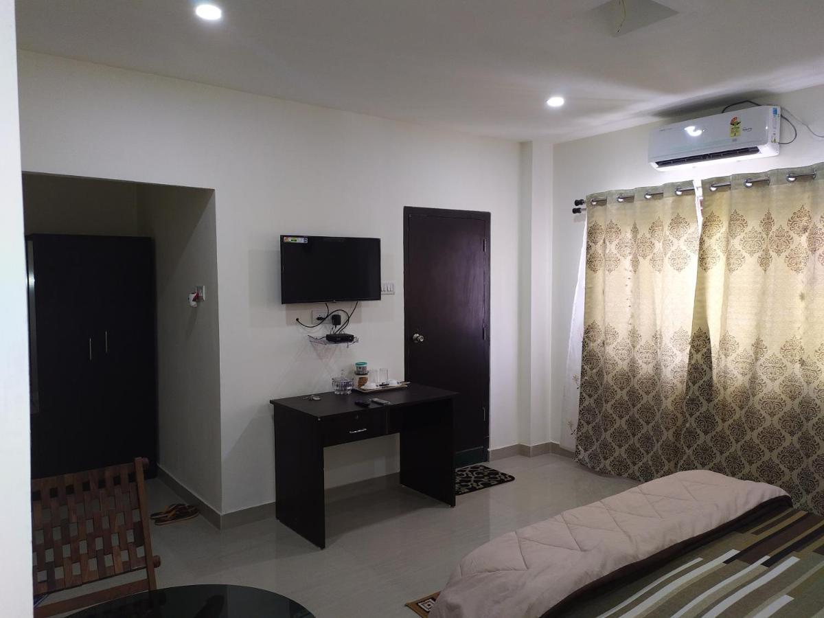 Alpanest Apartment Гувахати Екстериор снимка